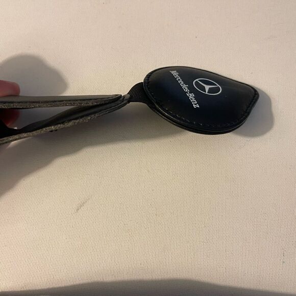 Mercedes Sunglass Holder for Car with Logo Black Leather NWT - Picture 7 of 10
